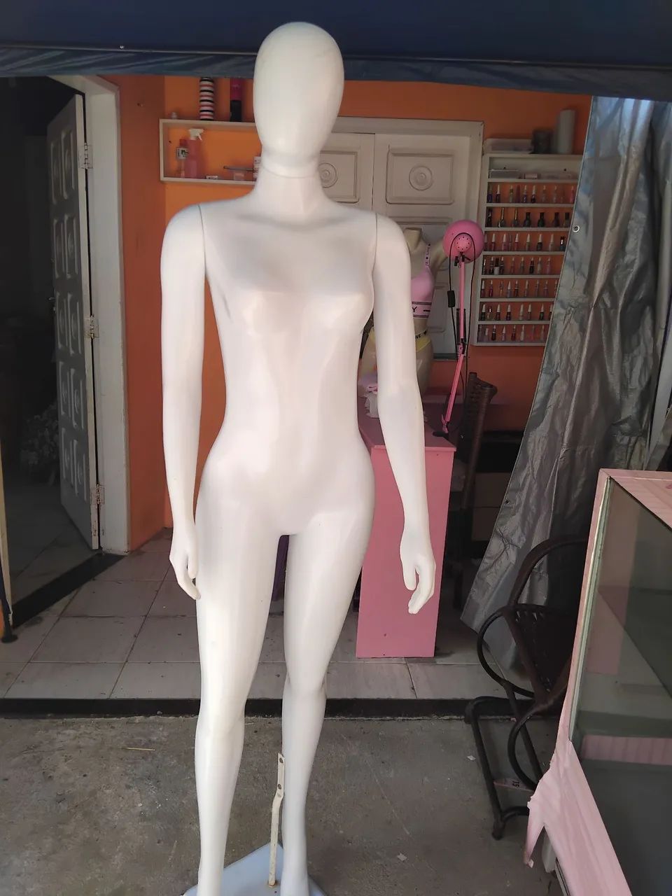 Maniquin - Foto 2