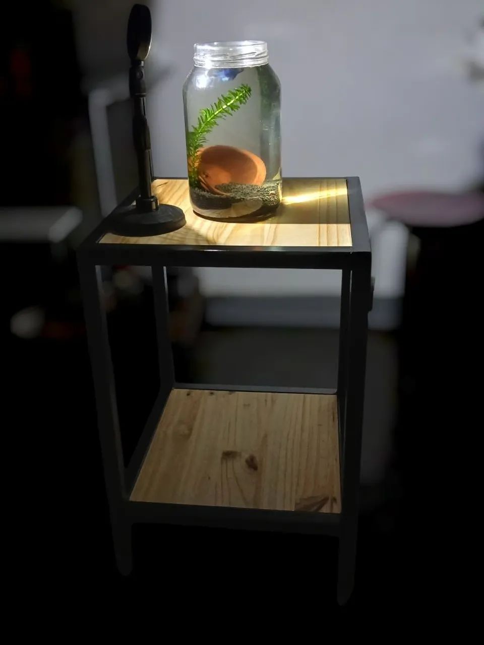Mesinha de metal e madeira, para aquário, vasos e luminárias - Foto 5