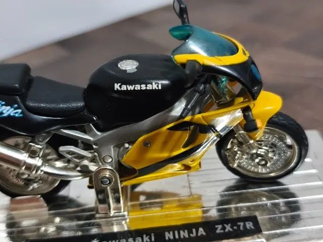 フィギュア 6×2 cm Kawazaki Ninja ZX-7R Saico na cor Amarela - Hobbies e coleções
