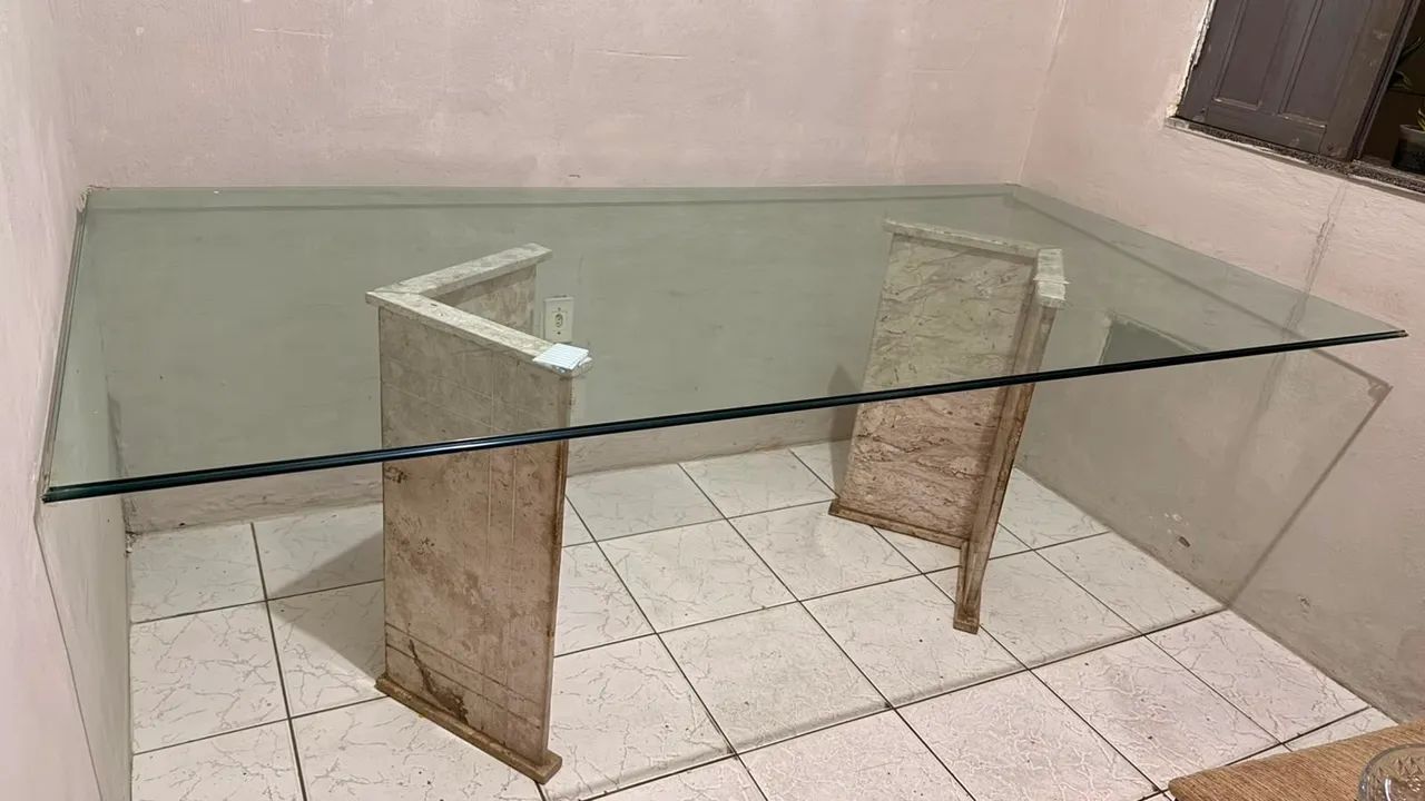 Mesa grande com porte para 8 cadeiras - Foto 2
