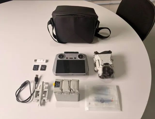 DJI Mini 4 Pro Fly More Combo + RC 2