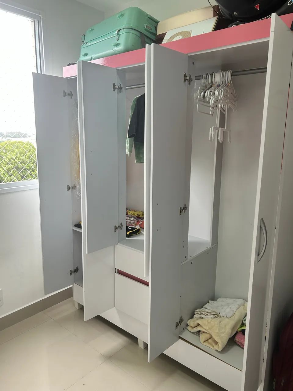 Guarda roupas infantil 