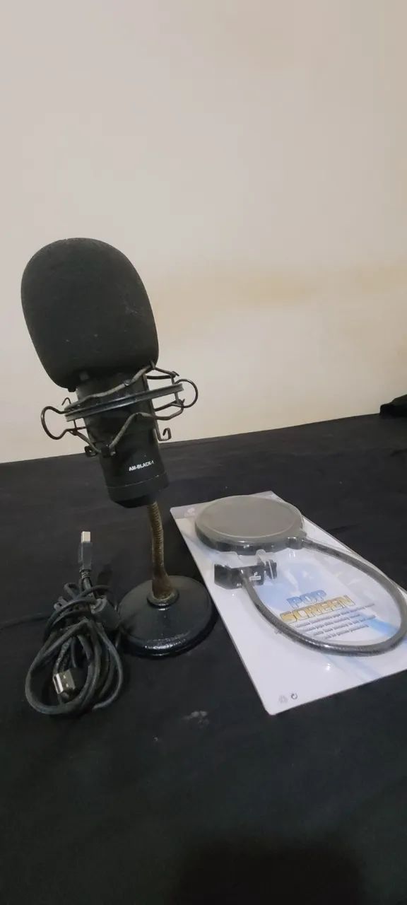 Microfone Arcano AM-BLACK-1 USB + Pedestal + Shock Mount + Pop Filter