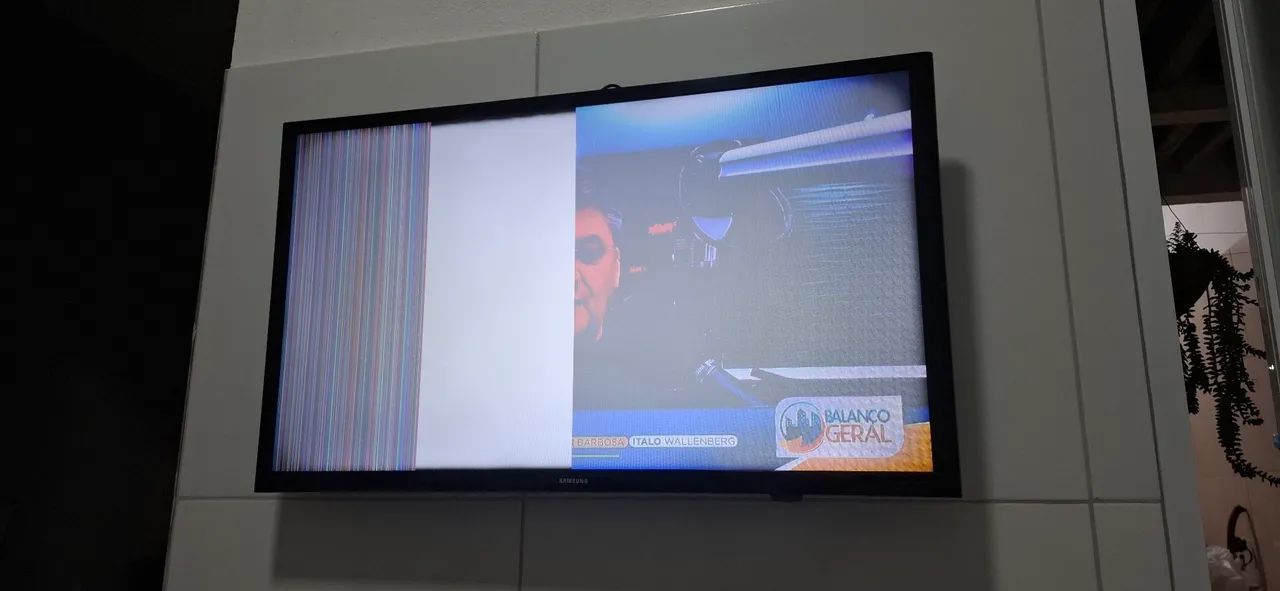 Tv 32 polegadas samsung com defeito 