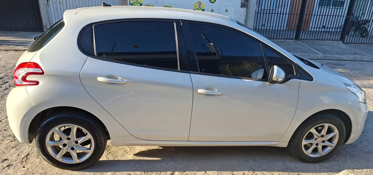 Peugeot 208 Active/active Pack 1.5 Flex 8V 5P 2015 - Foto 2