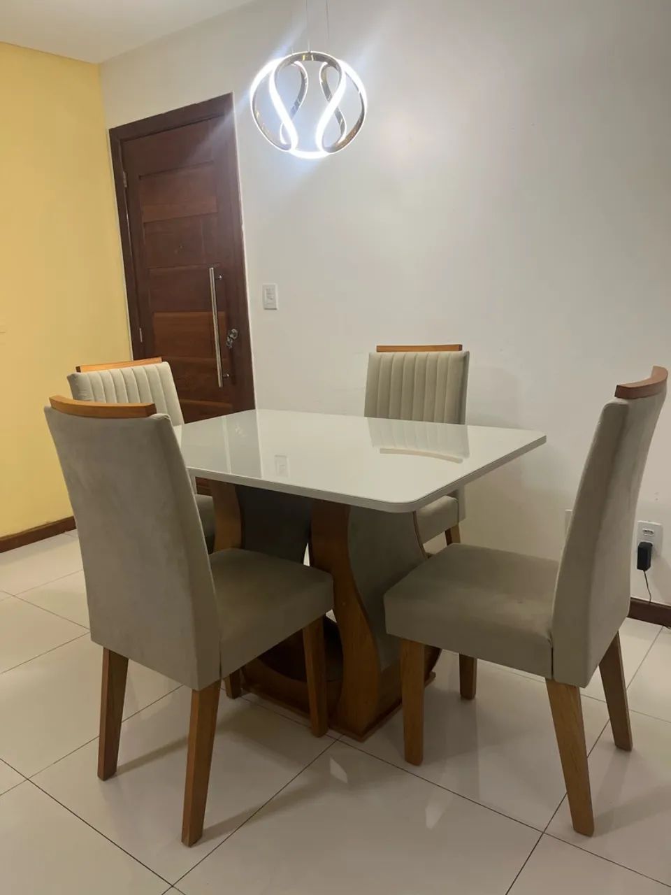 Mesa de jantar  + 4 cadeiras - Foto 5