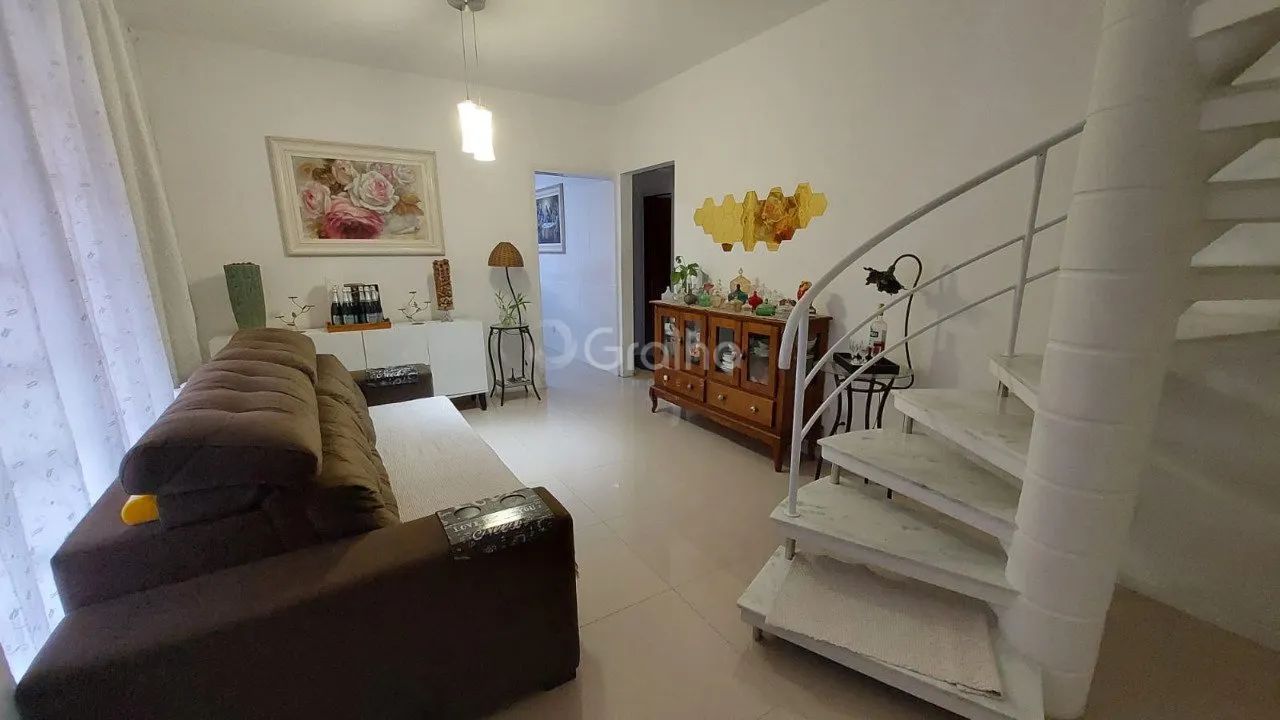 Casa de 235m² com 5 quartos no bairro Carianos - Foto 4