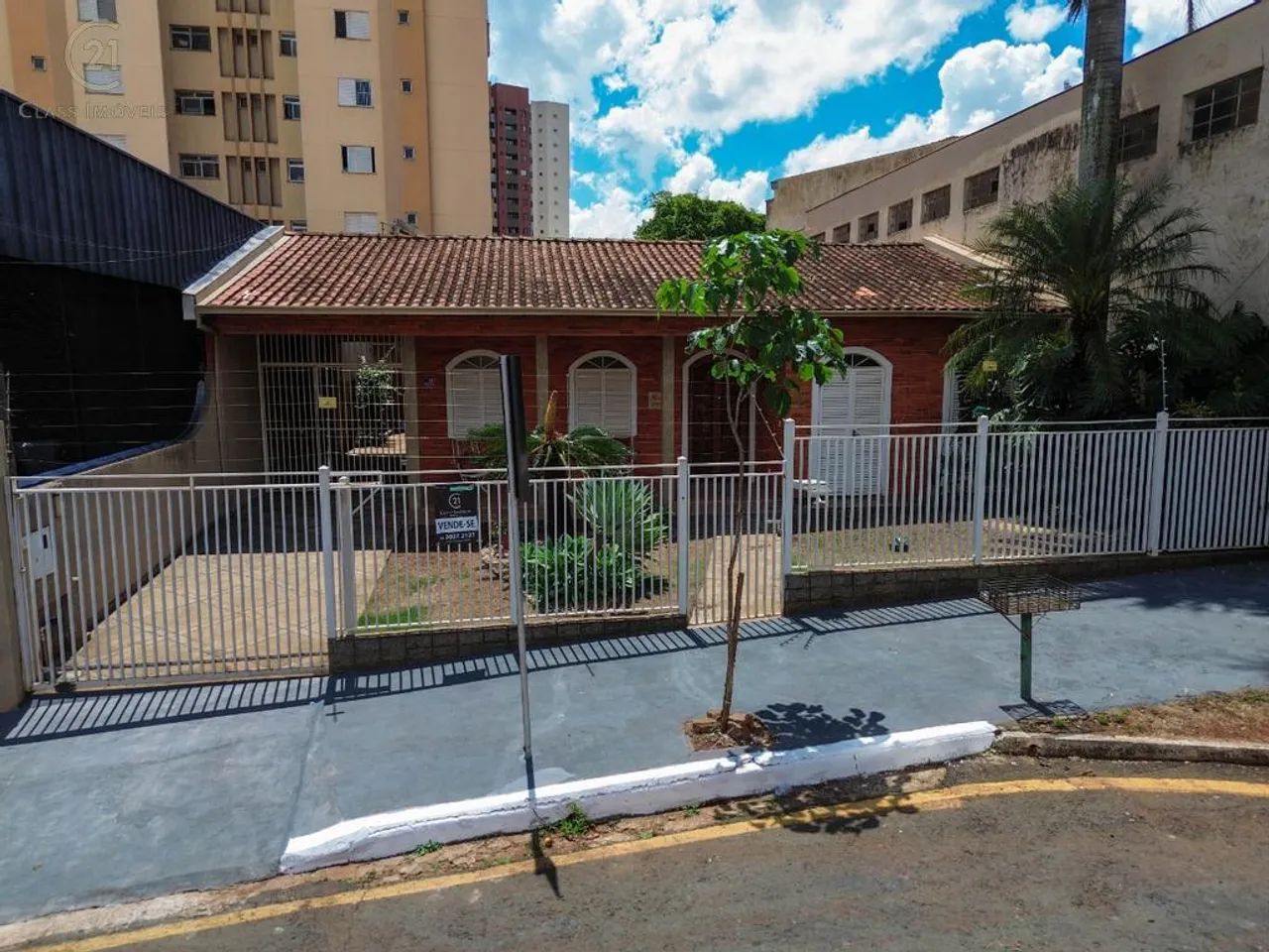 Casa à venda e para alugar em Londrina, Bela Vista, com 3 quartos, com 264.97 m² - Foto 3