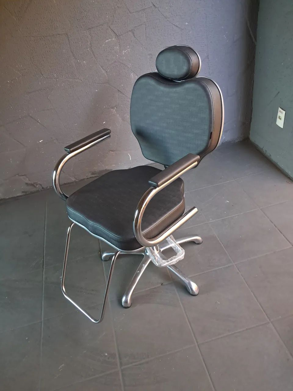 Cadeira de cabeleireira/Design de sobrancelha  - Foto 3