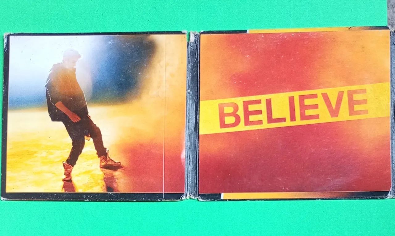CD + DVD Justin Bieber - Believe (Edição Especial Deluxe). - CDs