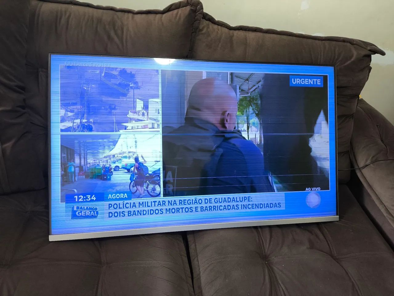 Smartv Philips 50 polegadas, funciona perfeitamente, o problema é o defeito na tela - Foto 2