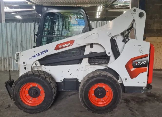 Mini Carregadeira Bobcat S770 Com 432h Ano 2024 Com Ar