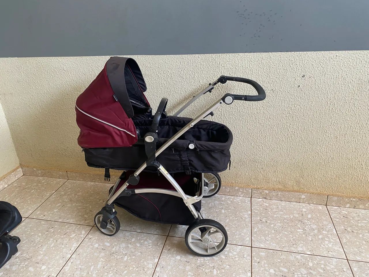 Vendo carrinho de bebê Moisés 