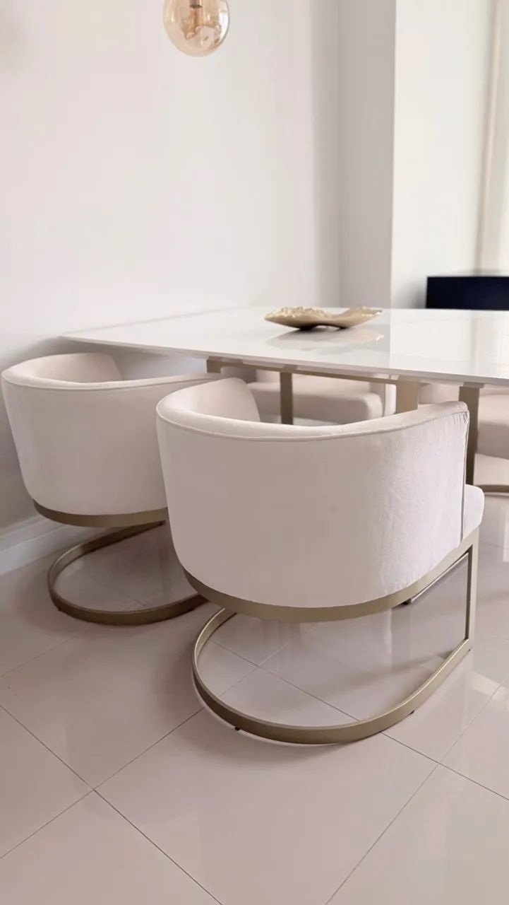 Poltrona Dourada e Off White