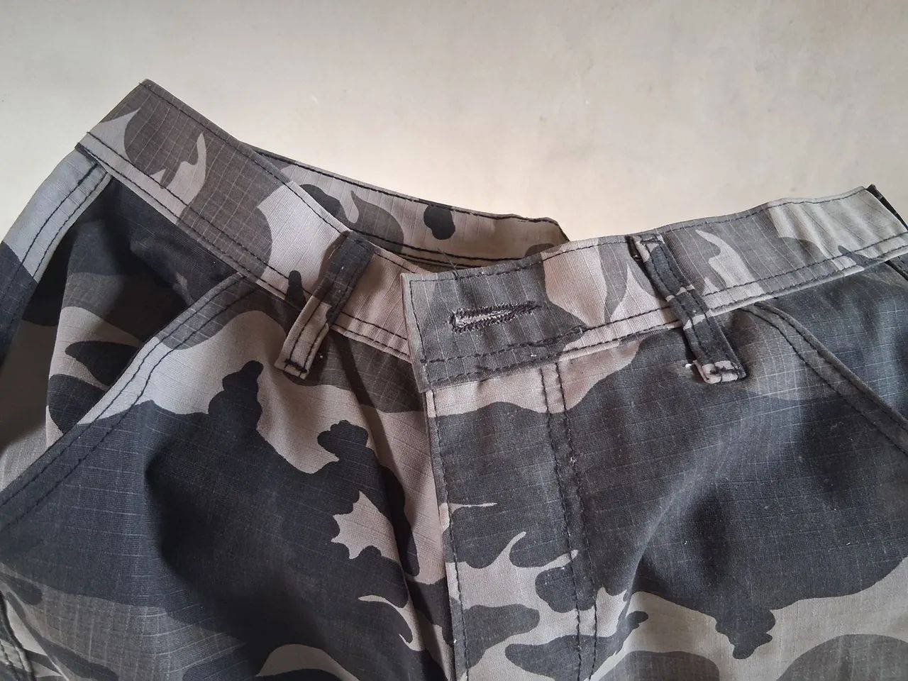 Calça tática camuflada 