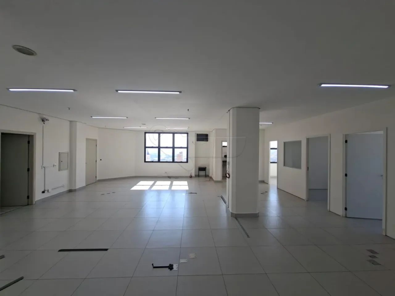Sala comercial com 164m² de área útil no Centro da cidade. - Foto 3