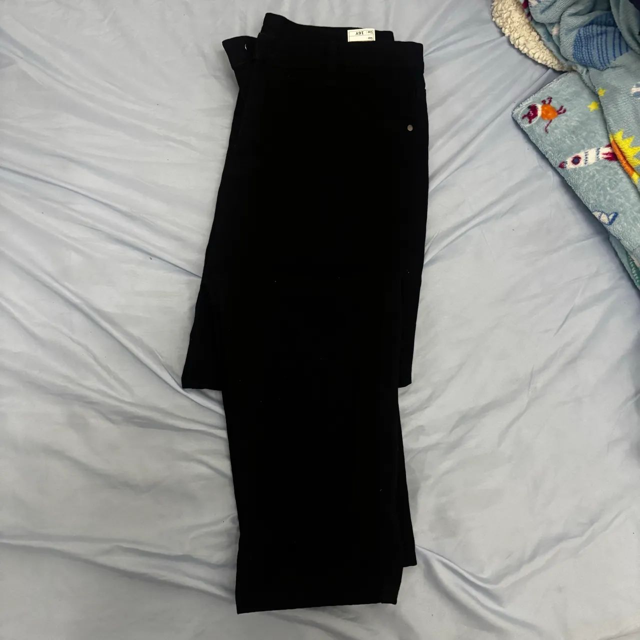 Calça jeans nova tamanho 16