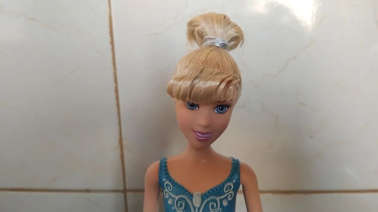Boneca Cinderela  - Foto 2