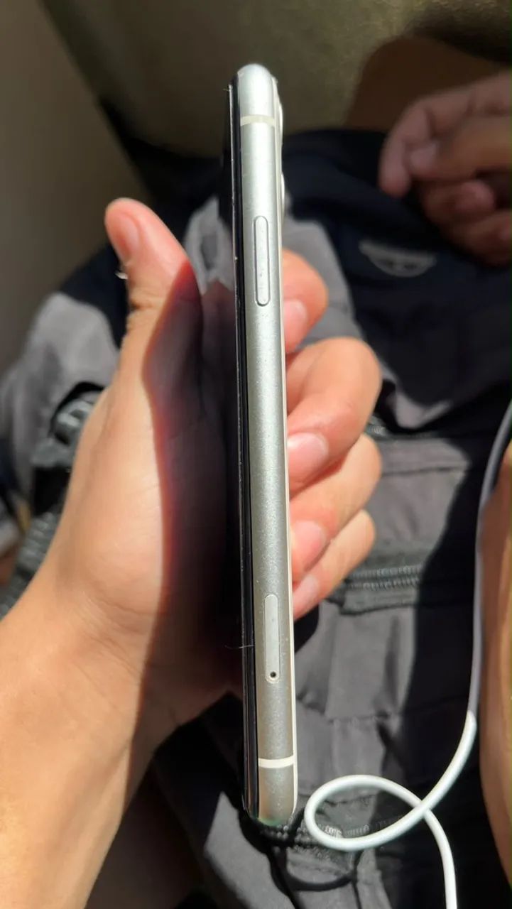 IPHONE 11 Branco - Foto 3