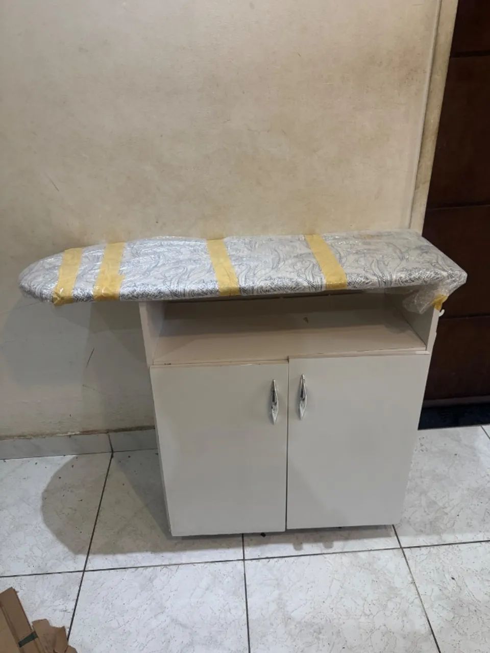 Passadeira + Armário 