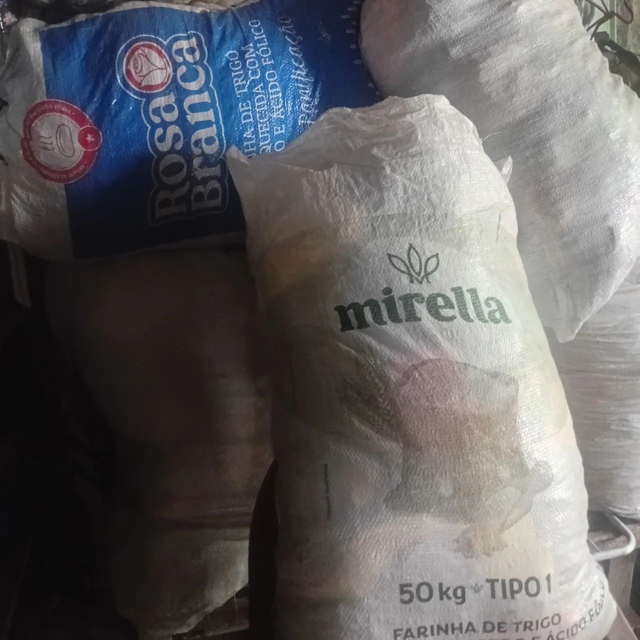 Roupas de brechó 