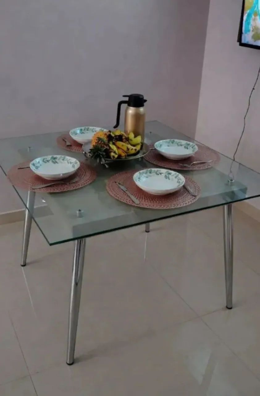 Mesa em TAMPO de VIDRO SEM CADEIRAS