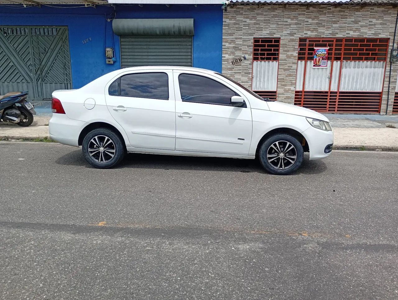 Volkswagen Voyage VOYAGE 1.0/1.0 City Mi Total Flex 8V 4p 2011
