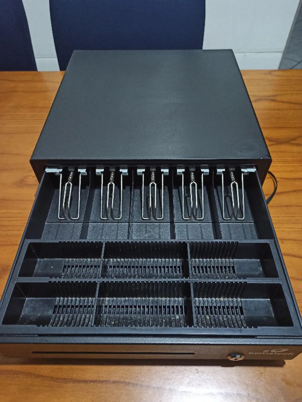 Gaveta de Dinheiro Bematech 24V com Chave - Funcionando Perfeitamente