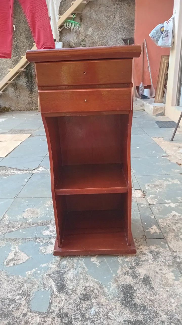 MESA PARA TELEFONE.