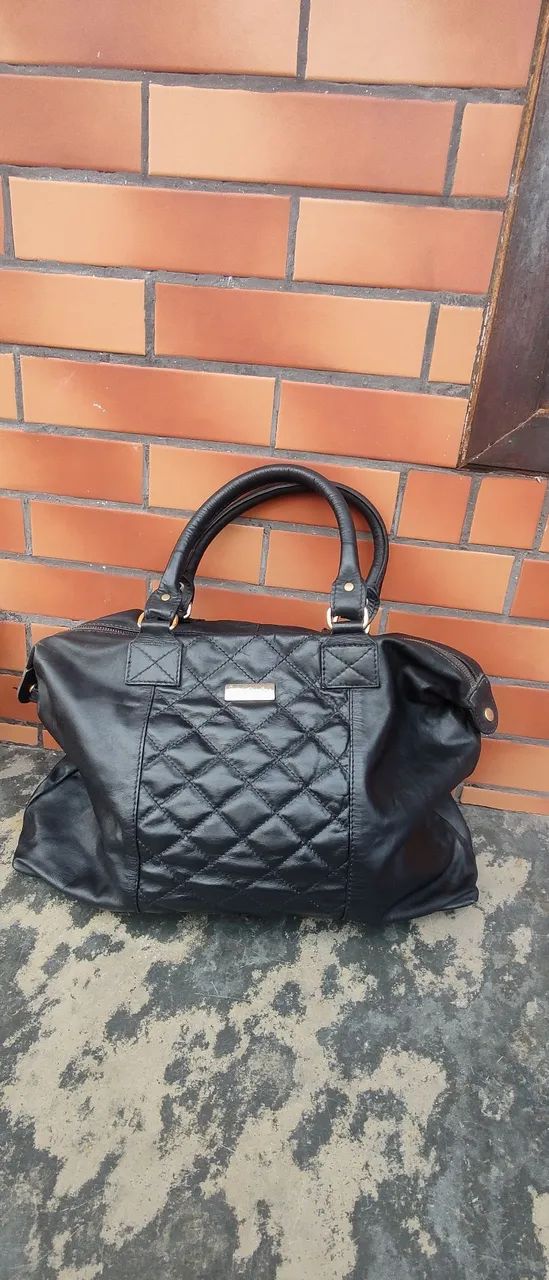 Bolsa de Couro legítimo  grande , espaçosa ,serve para notebook 