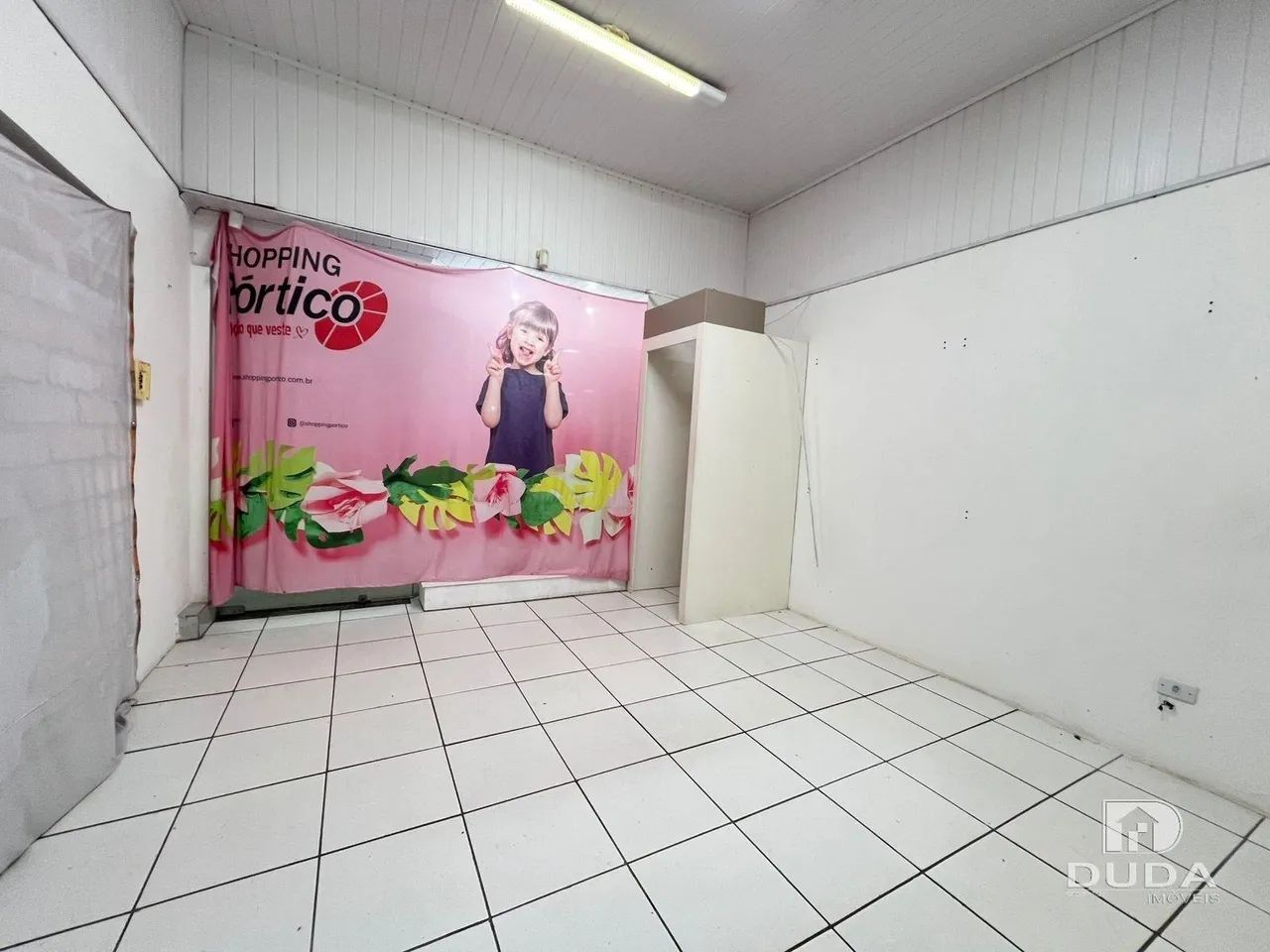 Sala Comercial Térrea no Shopping Pórtico - Foto 4