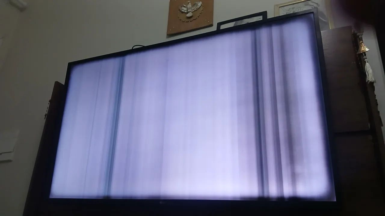 Tv 55 polegadas smartv com defeito  - Foto 3