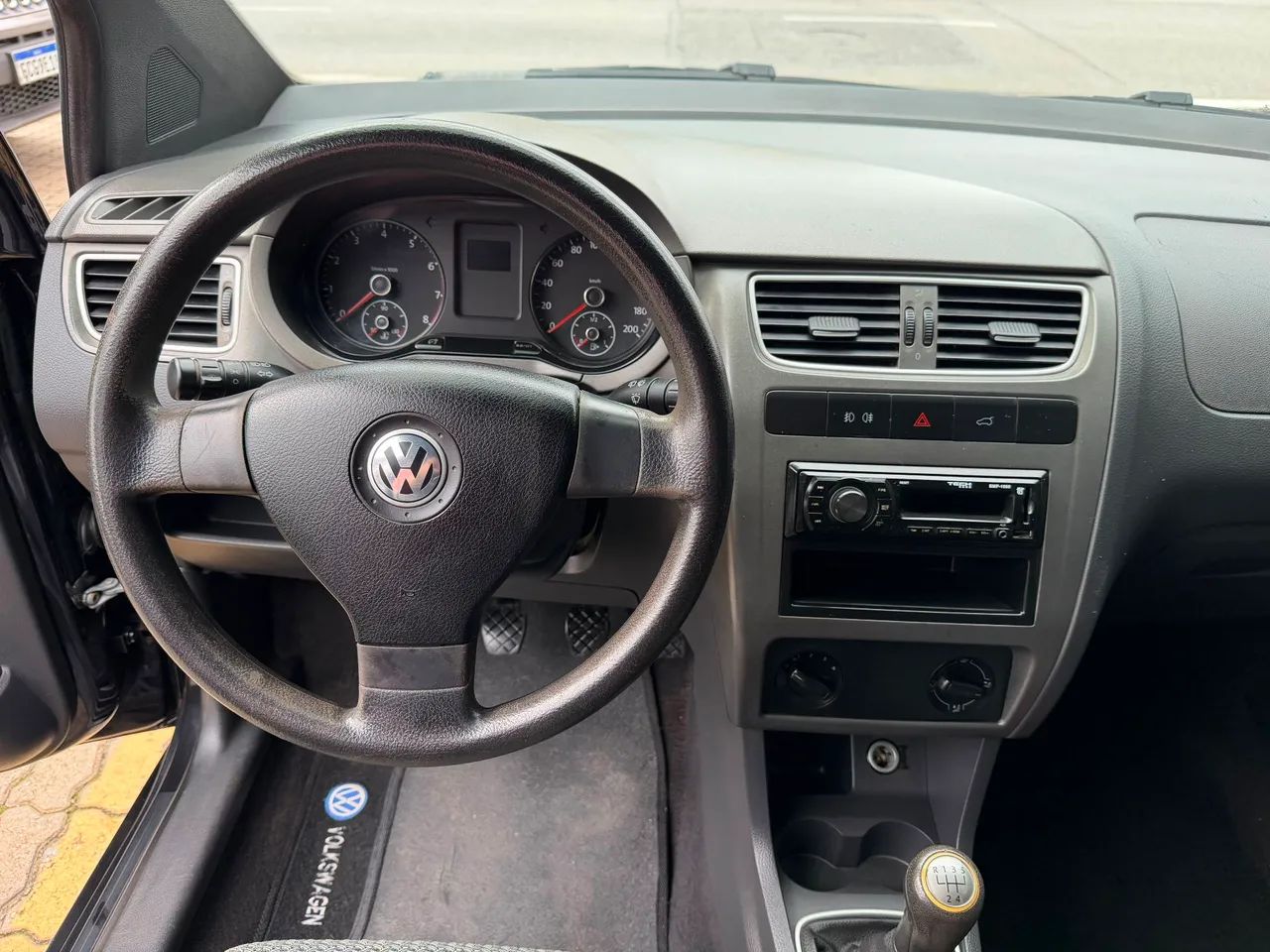 Volkswagen Fox 1.0 Mi Total Flex 8V 5p, foto 7 de 12