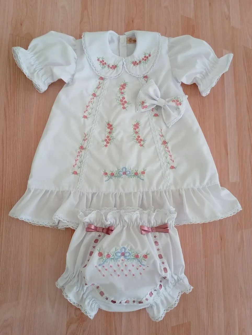 Vestido kit bordado para bebê  - Foto 5