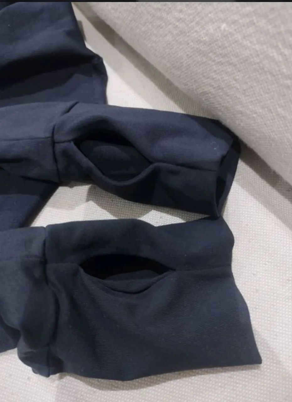 Blusa preta com elastano  - Foto 3
