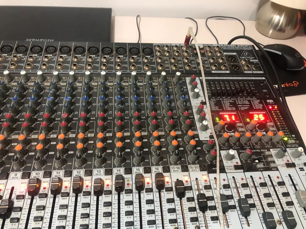 Mesa de Som Behringer  - Foto 3