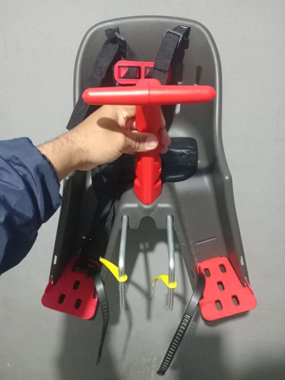 Cadeirinha de bicicleta/nunca usada