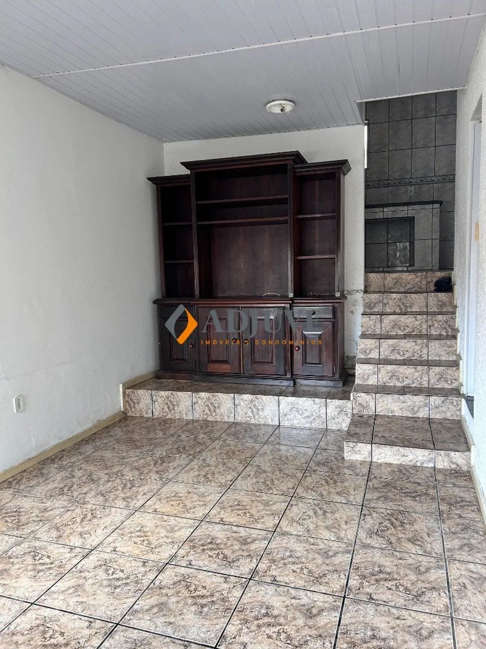 Casa com 03 quartos, 02 banheiros - próximo a Praia - Foto 2