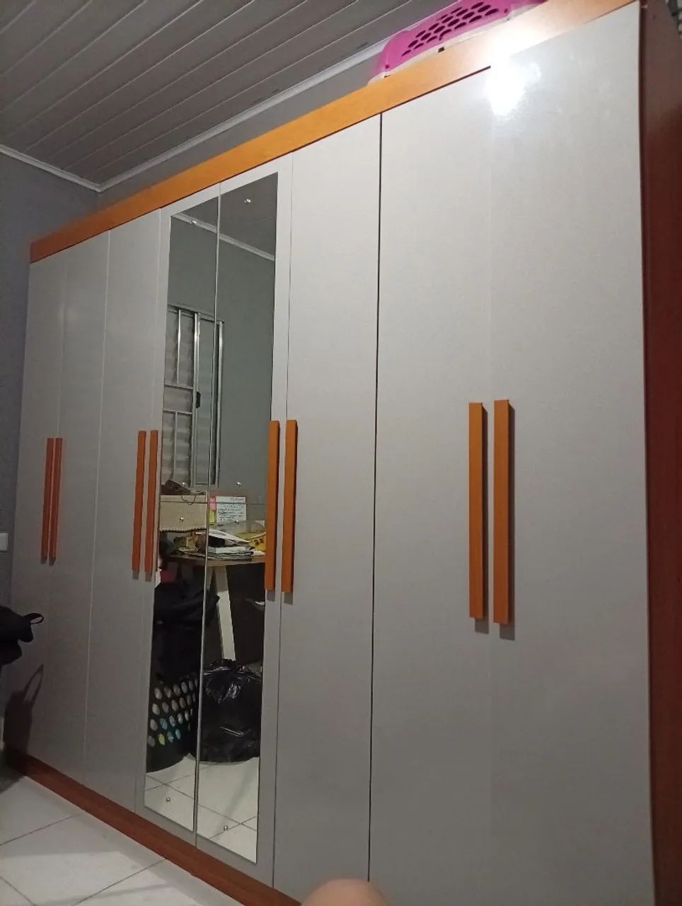 Guarda roupa 8 portas