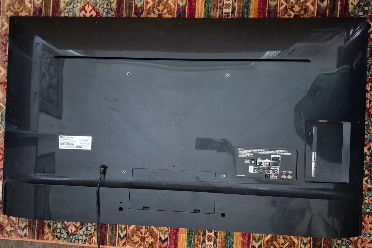 Smart TV LG 49" 4K UHD + controle remoto + suporte de pleno movimento + manuais - Foto 2