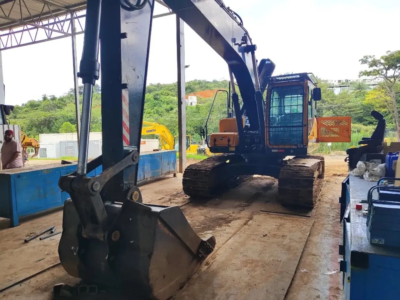 Escavadeira Hyundai R220 Lc-9 - Foto 4
