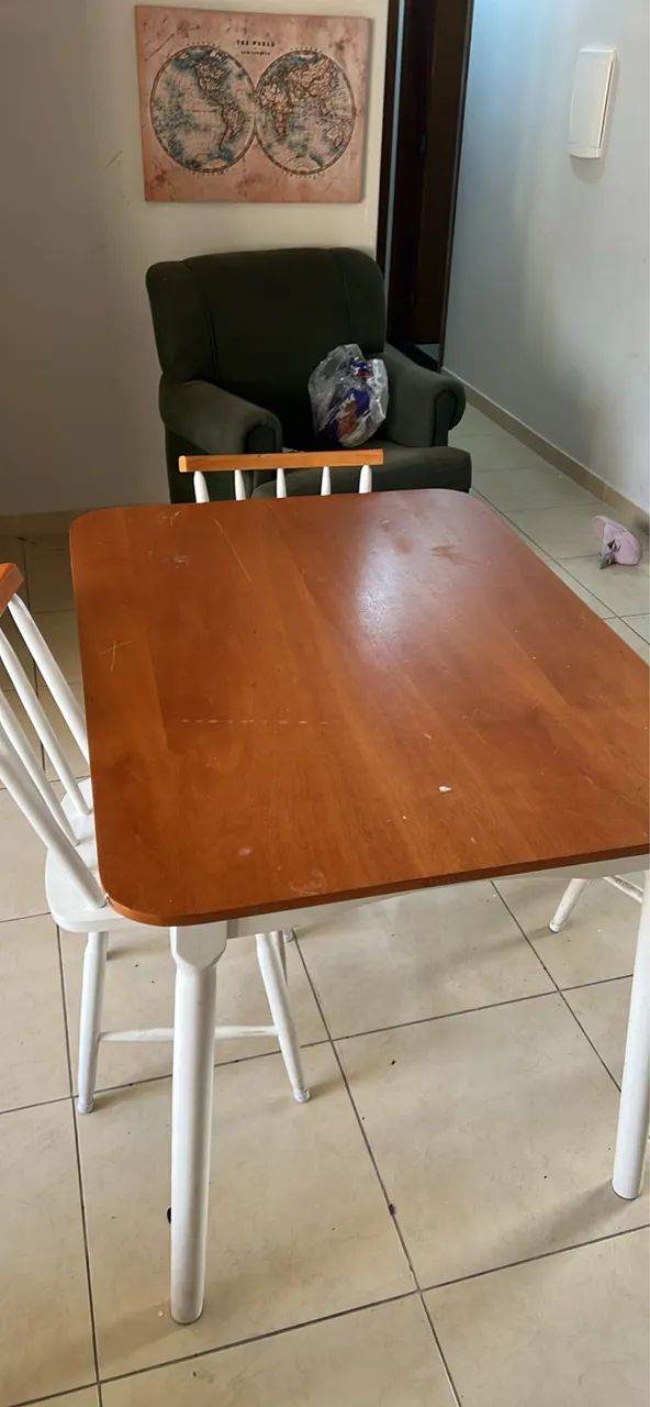 Mesa de madeira com 3 cadeiras  - Foto 4
