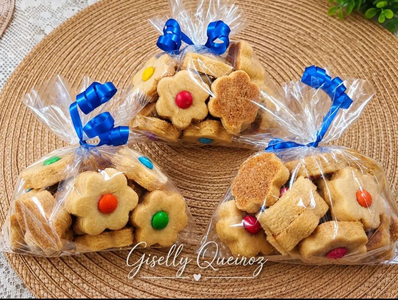 Biscoitos Caseiros - Casadinho, coco, Flor, Confete - Foto 2