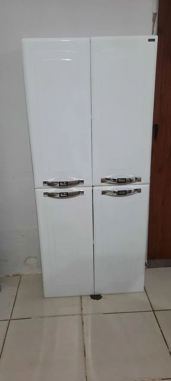 Vendo armário 