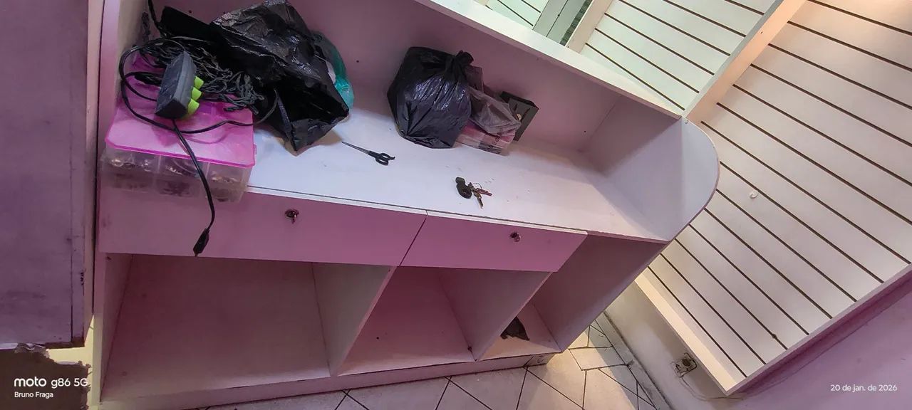 Balcão de Loja imponente , possuí duas gavetas com chave , tem bastante espaço  - Foto 4