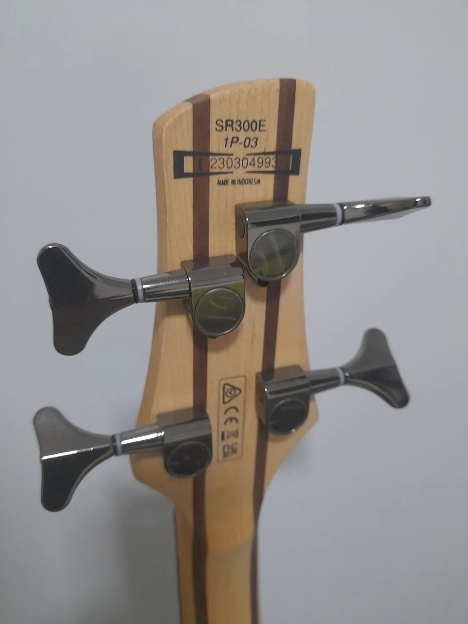 Baixo Ibanez Sr300E SVM 4 cordas - Foto 5