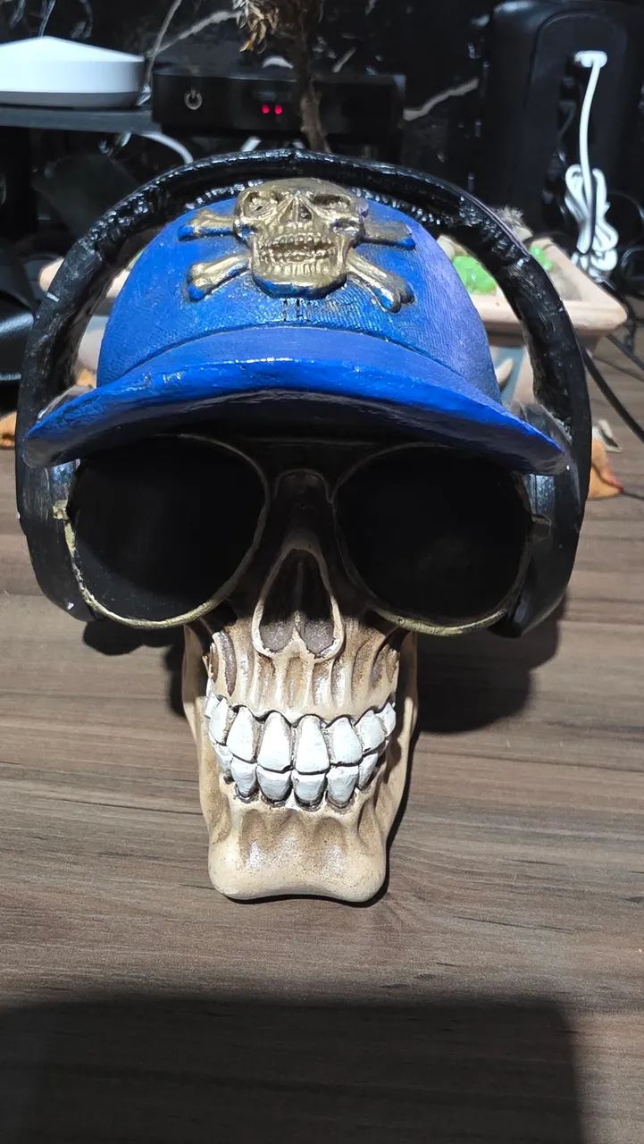 Caveira com fone de ouvido
