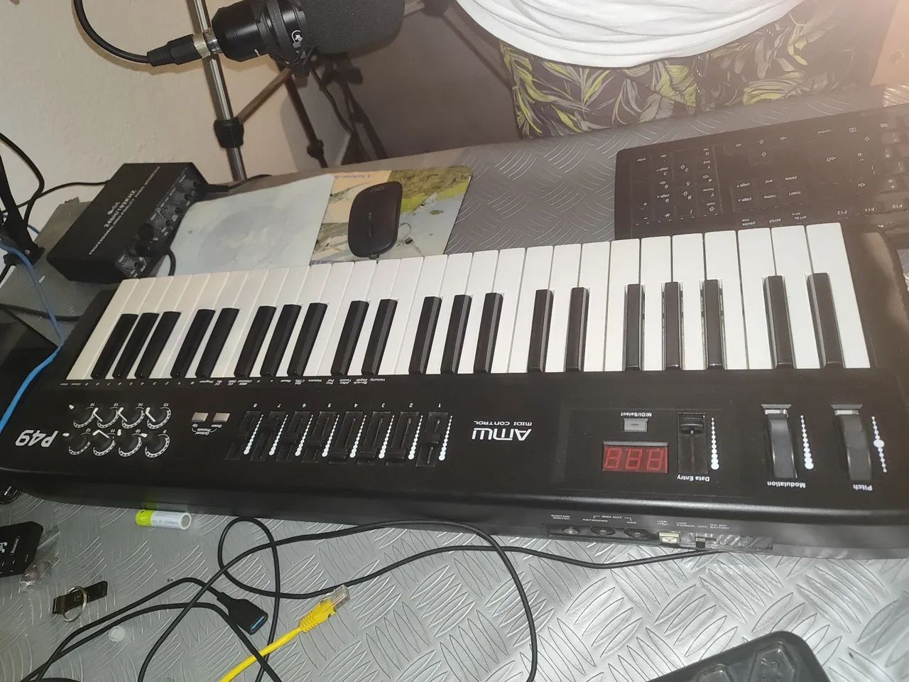 Controlador MIDI AMW P49 - Foto 2