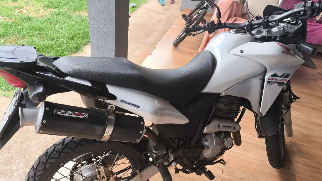 XRE 300 