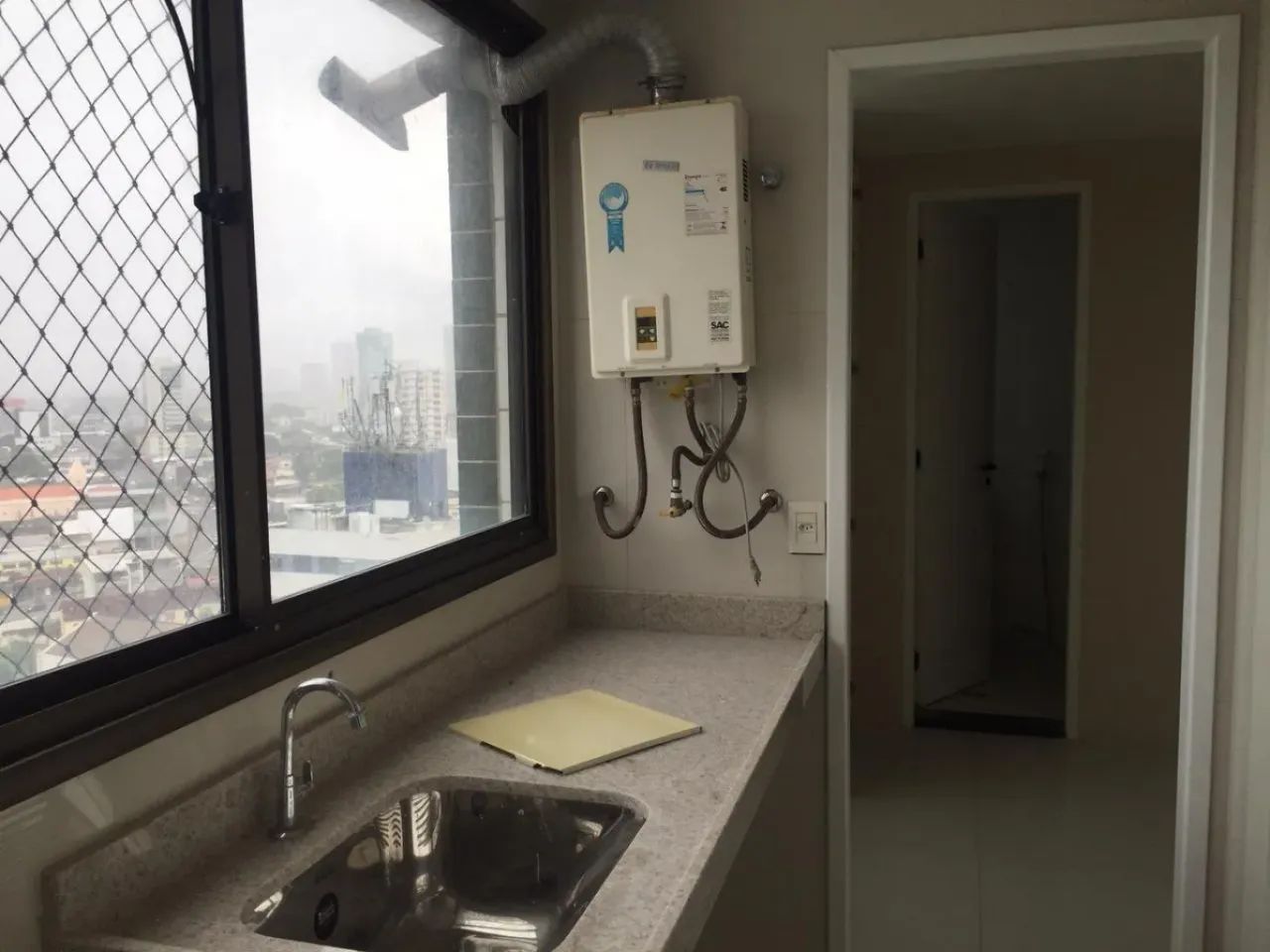 Apartamento para venda possui 127 metros quadrados com 3 quartos em Pina - Recife - Pernam - Foto 3